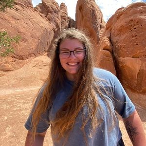 Meet your Posher, Carlyn